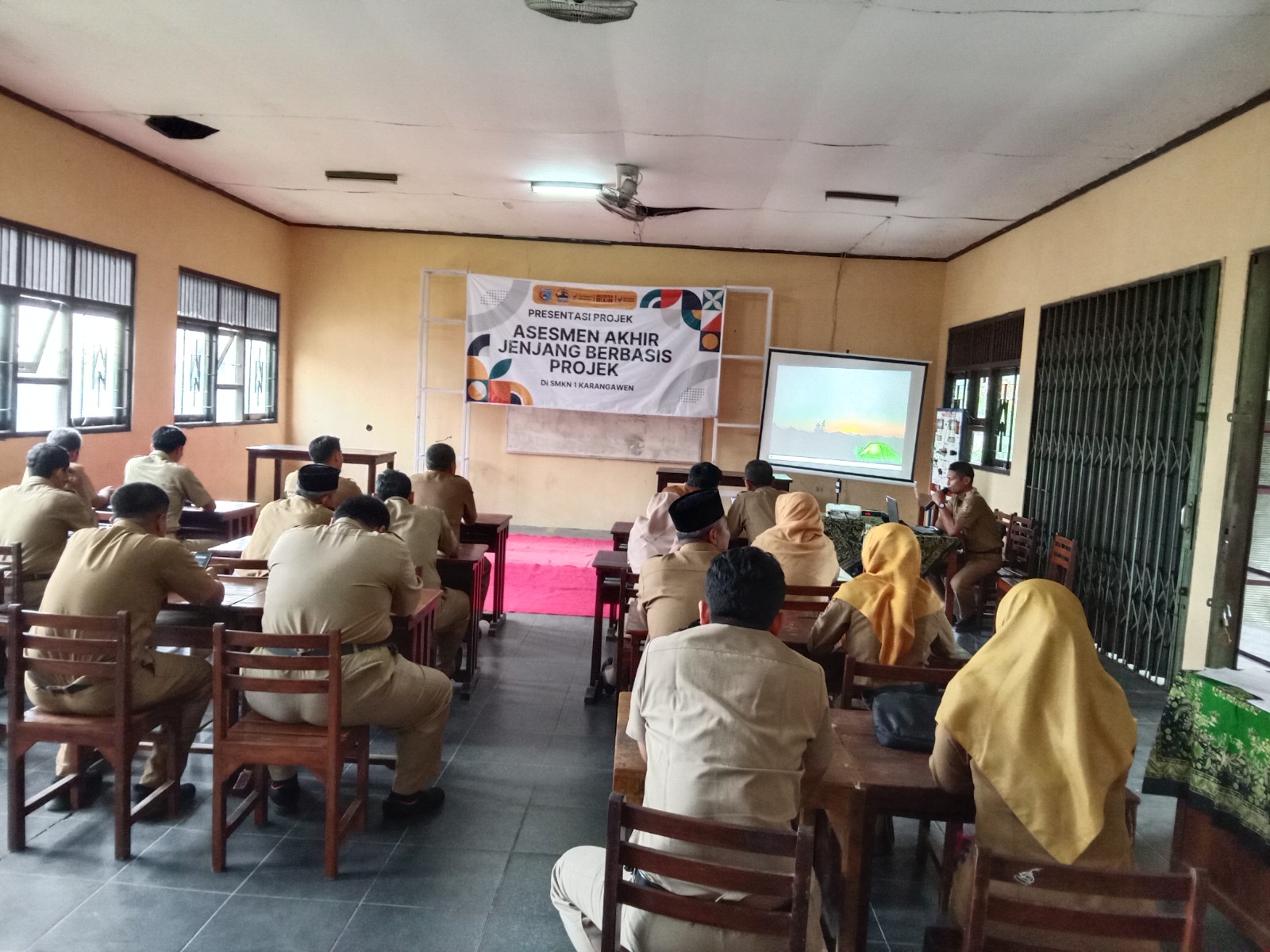 Presentasi Projek Asesmen Akhir Jenjang Berbasis Projek